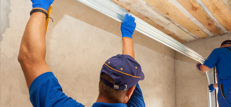 commercial overhead garage door repair in Hialeah Gardens