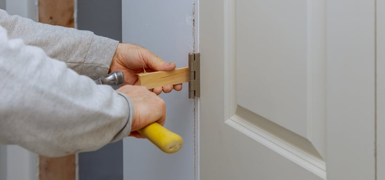 fiberglass entry door repair in Hialeah Gardens